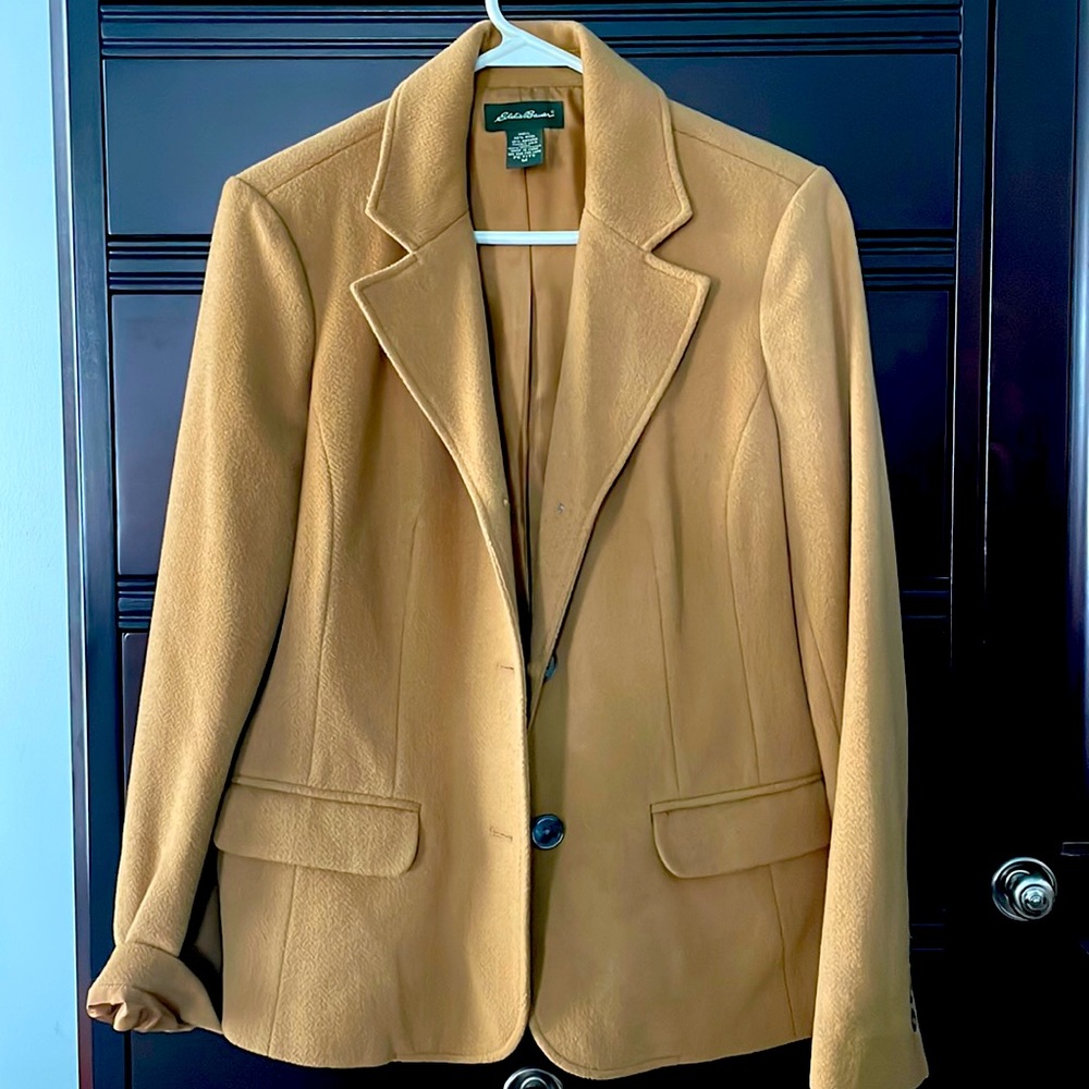 3 button Eddie Bauer blazer
